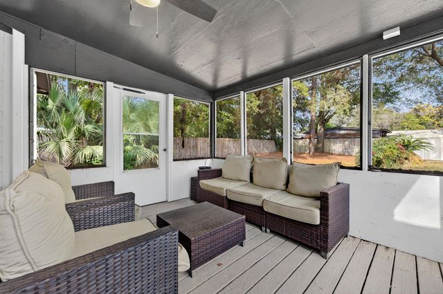 370 Edge Avenue, Valparaiso, FL 32580