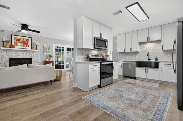 370 Edge Avenue, Valparaiso, FL 32580