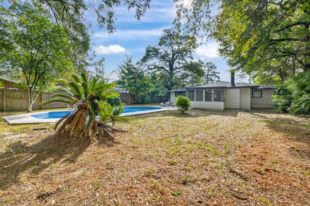 370 Edge Avenue, Valparaiso, FL 32580