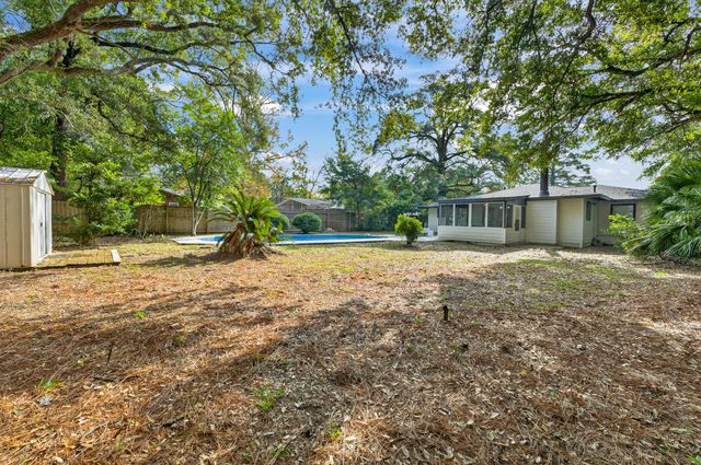 370 Edge Avenue, Valparaiso, FL 32580