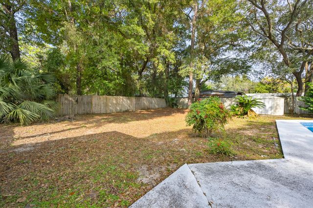370 Edge Avenue, Valparaiso, FL 32580