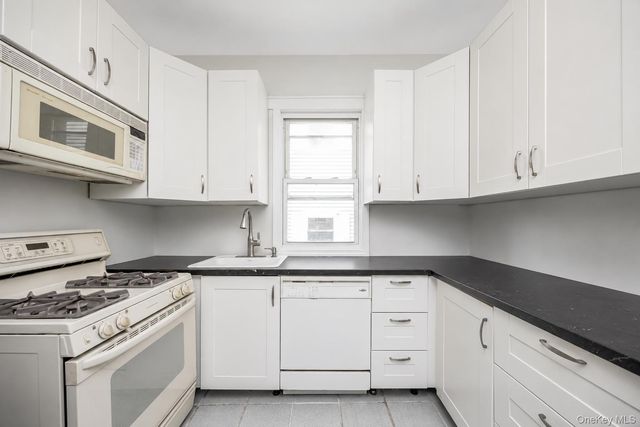 78-12 64th Street, Glendale, NY 11385