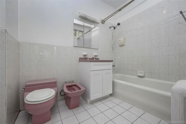 78-12 64th Street, Glendale, NY 11385