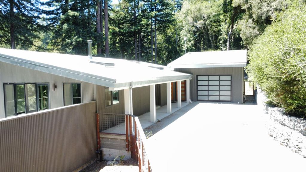 545 Flume Road, Aptos, CA 95003