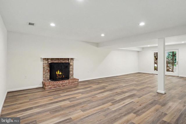 810 AARON CT, Great Falls, VA 22066