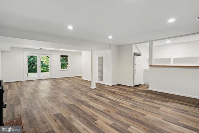 810 AARON CT, Great Falls, VA 22066