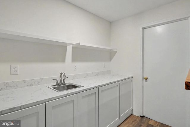 810 AARON CT, Great Falls, VA 22066