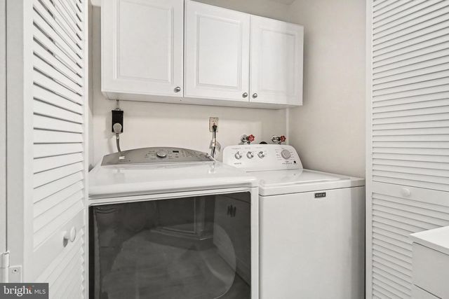 810 AARON CT, Great Falls, VA 22066