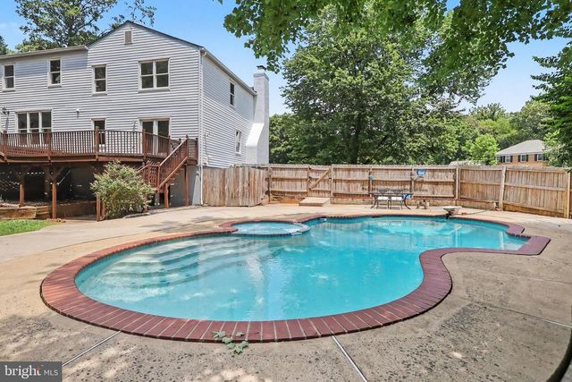 810 AARON CT, Great Falls, VA 22066