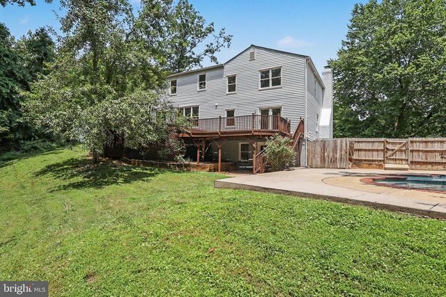 810 AARON CT, Great Falls, VA 22066