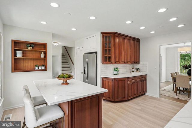 810 AARON CT, Great Falls, VA 22066