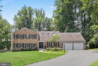 810 AARON CT, Great Falls, VA 22066