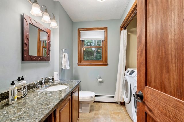 378 Pelham Rd, Dracut, MA 01826