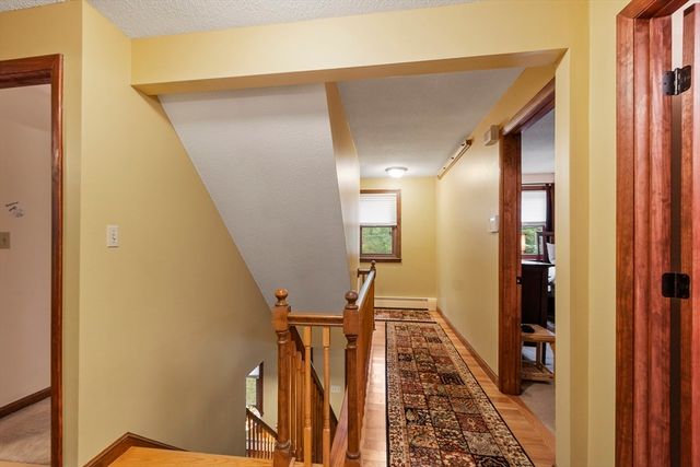 378 Pelham Rd, Dracut, MA 01826