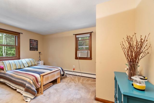 378 Pelham Rd, Dracut, MA 01826