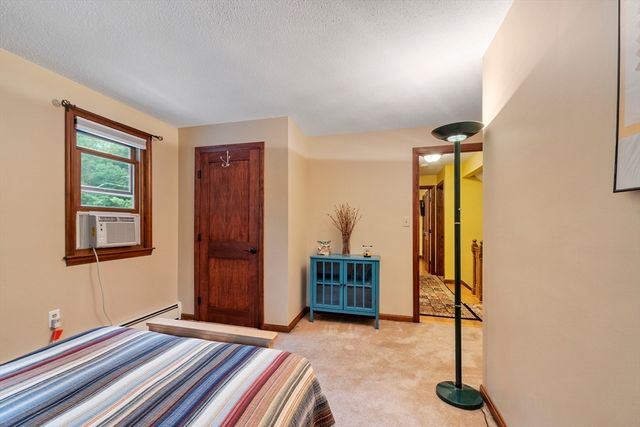 378 Pelham Rd, Dracut, MA 01826