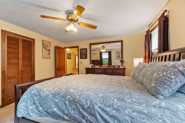 378 Pelham Rd, Dracut, MA 01826