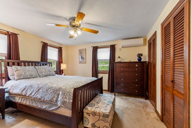 378 Pelham Rd, Dracut, MA 01826