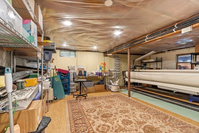 378 Pelham Rd, Dracut, MA 01826