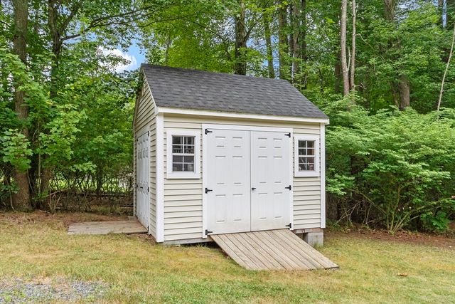 378 Pelham Rd, Dracut, MA 01826
