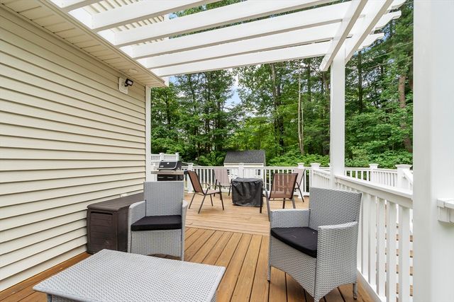 378 Pelham Rd, Dracut, MA 01826