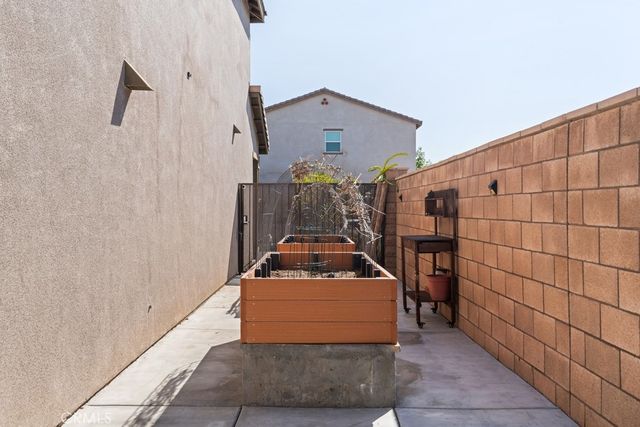 6767 Rowen Way, Riverside, CA 92504