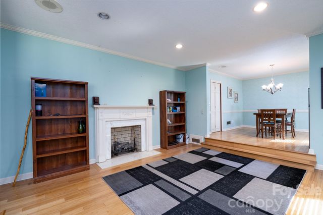 1516 Edinburg Drive, Gastonia, NC 28054