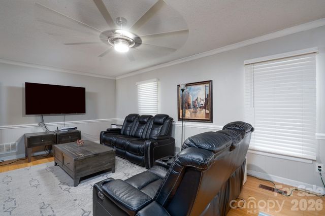 1516 Edinburg Drive, Gastonia, NC 28054