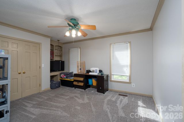 1516 Edinburg Drive, Gastonia, NC 28054