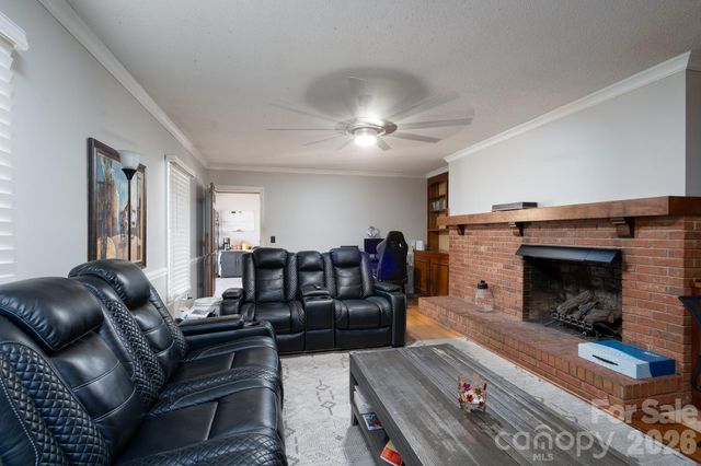 1516 Edinburg Drive, Gastonia, NC 28054