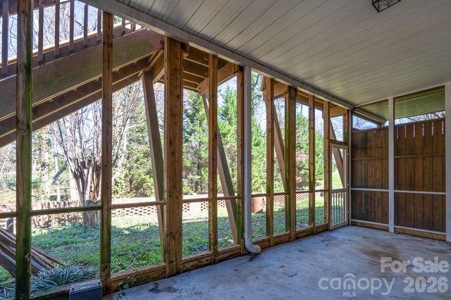 1516 Edinburg Drive, Gastonia, NC 28054