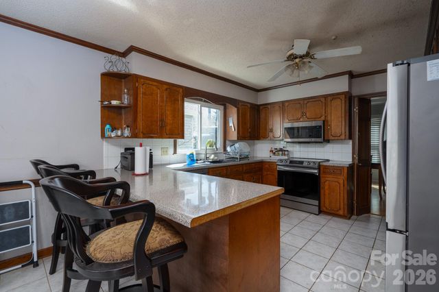 1516 Edinburg Drive, Gastonia, NC 28054