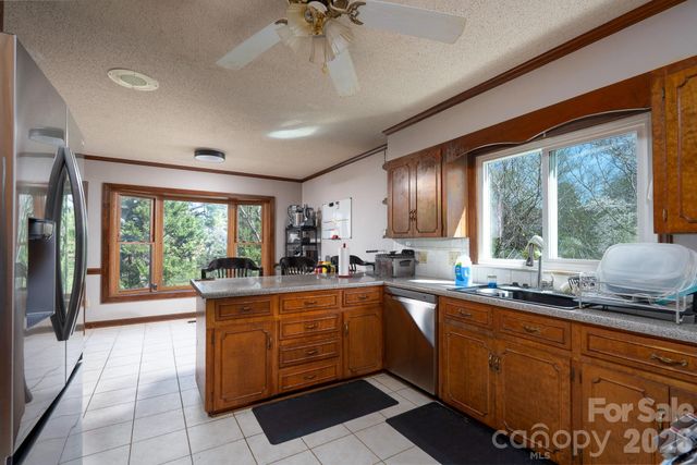 1516 Edinburg Drive, Gastonia, NC 28054