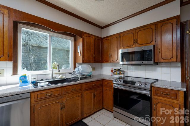 1516 Edinburg Drive, Gastonia, NC 28054