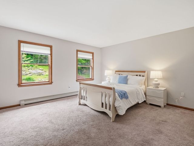 28 Lincoln St, Hopkinton, MA 01748