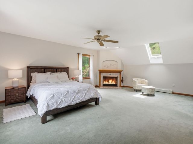 28 Lincoln St, Hopkinton, MA 01748