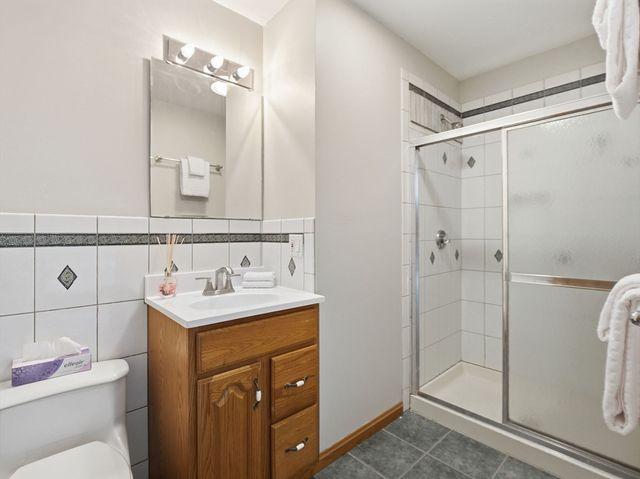 28 Lincoln St, Hopkinton, MA 01748