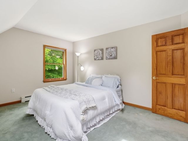 28 Lincoln St, Hopkinton, MA 01748