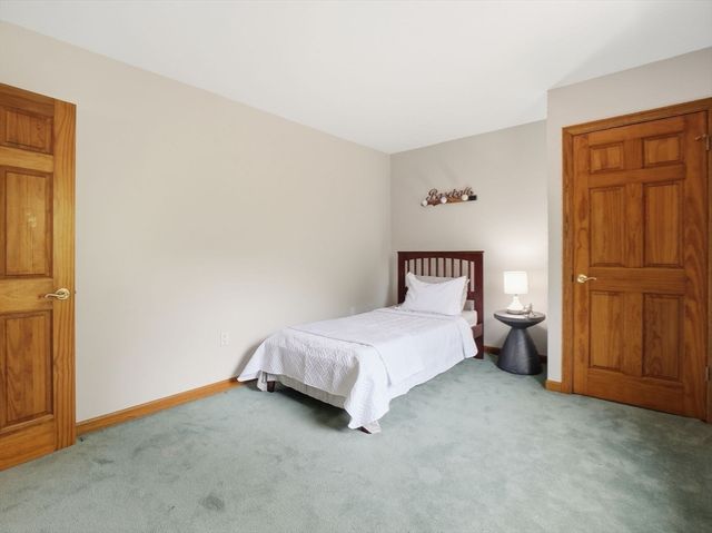 28 Lincoln St, Hopkinton, MA 01748