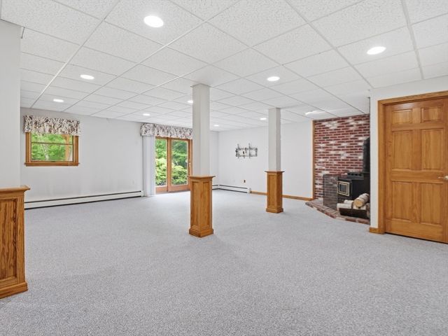 28 Lincoln St, Hopkinton, MA 01748