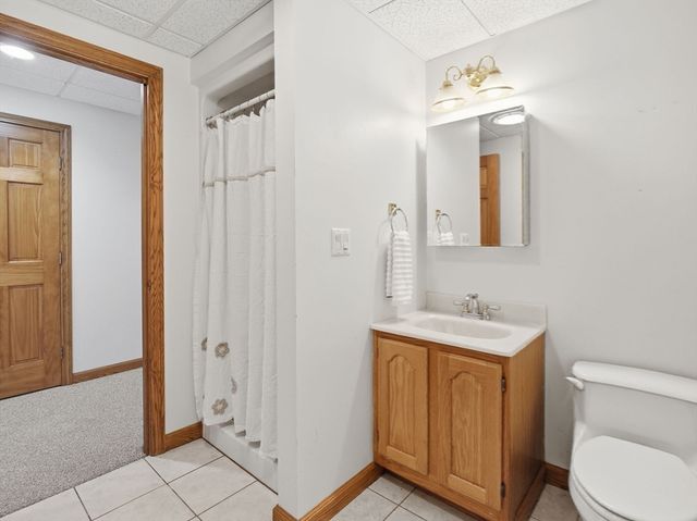 28 Lincoln St, Hopkinton, MA 01748