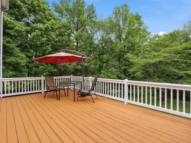 28 Lincoln St, Hopkinton, MA 01748