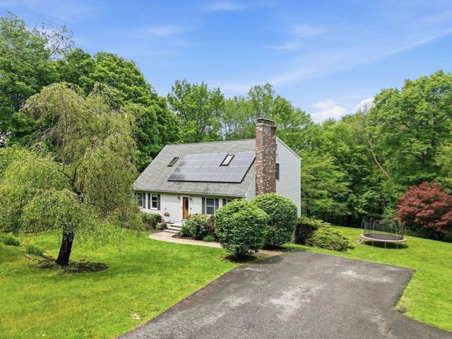 28 Lincoln St, Hopkinton, MA 01748