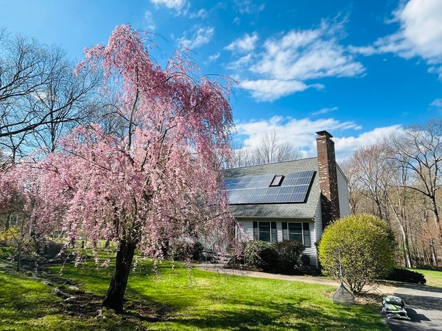 28 Lincoln St, Hopkinton, MA 01748