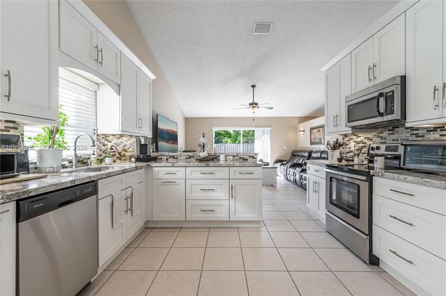 881 SW 126th Way, Davie, FL 33325