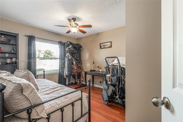 881 SW 126th Way, Davie, FL 33325