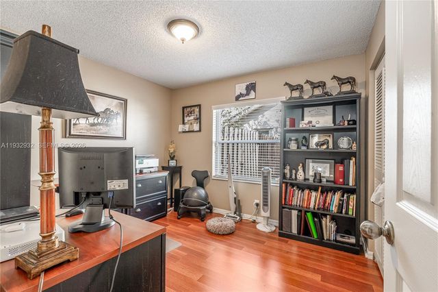 881 SW 126th Way, Davie, FL 33325