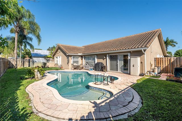 881 SW 126th Way, Davie, FL 33325