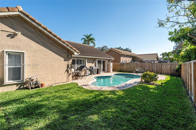 881 SW 126th Way, Davie, FL 33325