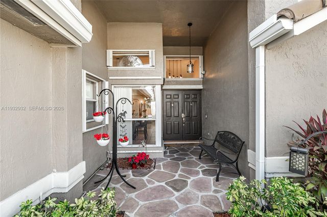 881 SW 126th Way, Davie, FL 33325